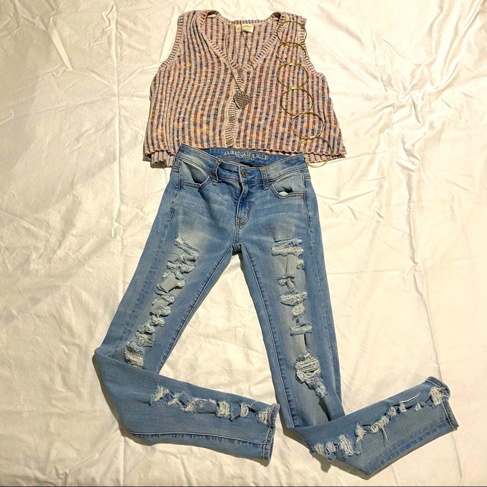 American Eagle Outfitters distressed jegging size 0.